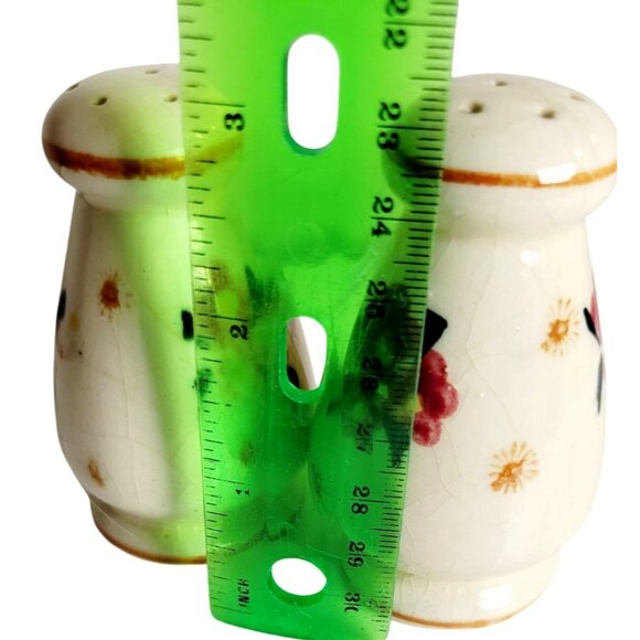 Vintage 1950s Pink Rose Salt and Pepper Shakers Made in Japan Needs Stoppers - Picture 9 of 9